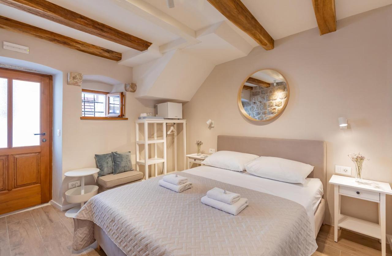Guest house Live Laugh Love Old Town *